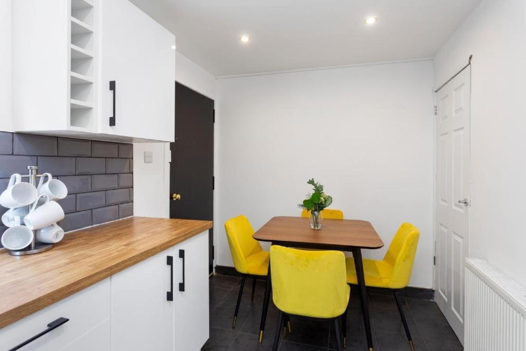 Stylish 3 Bed Edinburgh Abode-Parking And Garden Daire Dış mekan fotoğraf